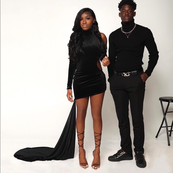 Velvey Black Dress - Picture 4 of 6